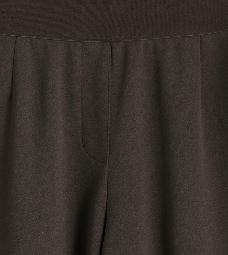 Solid Regular Fit Cropped Trousers