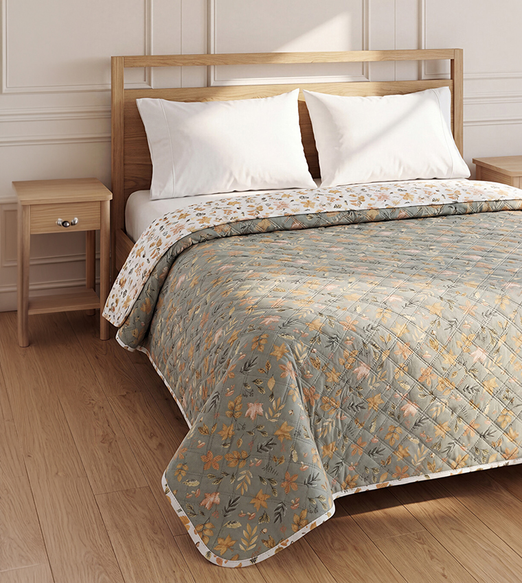 Leaf Patterned Double Bedspread