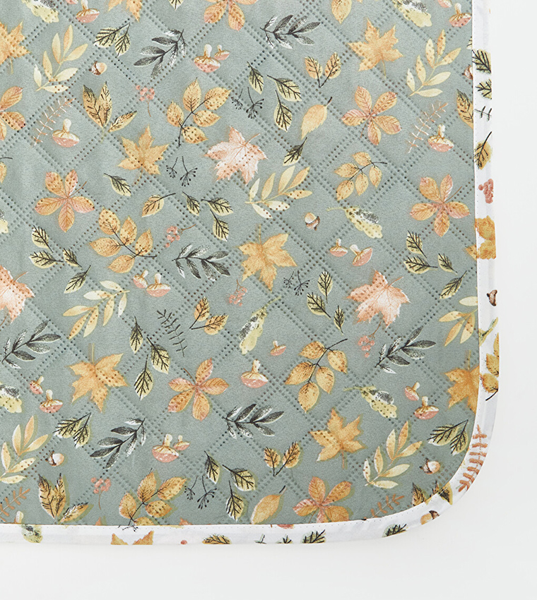 Leaf Patterned Double Bedspread