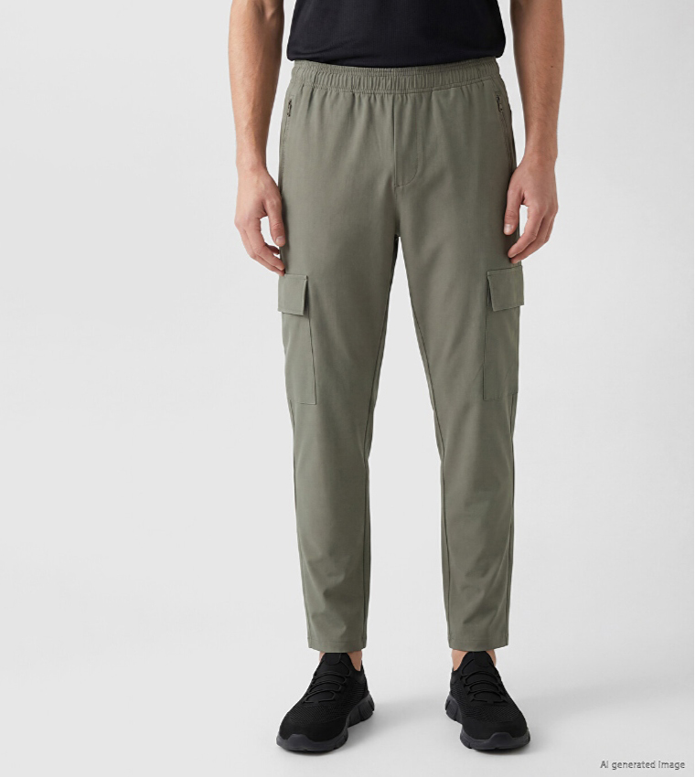Solid Regular Fit Cargo Pants with Elastic Waist