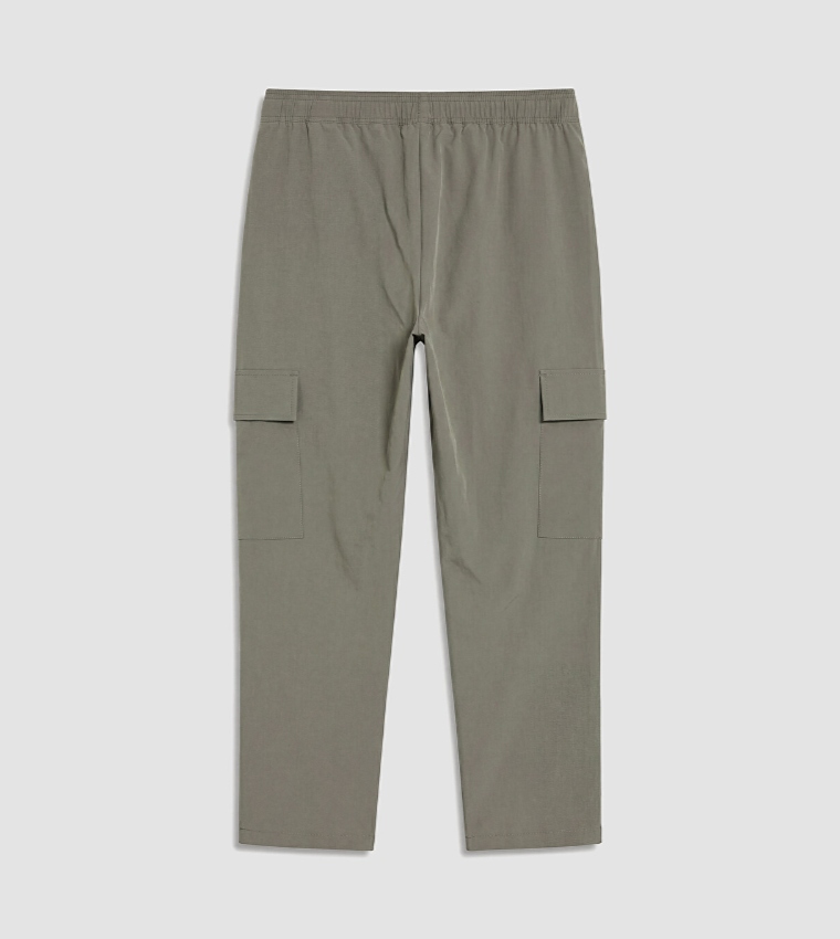 Solid Regular Fit Cargo Pants with Elastic Waist