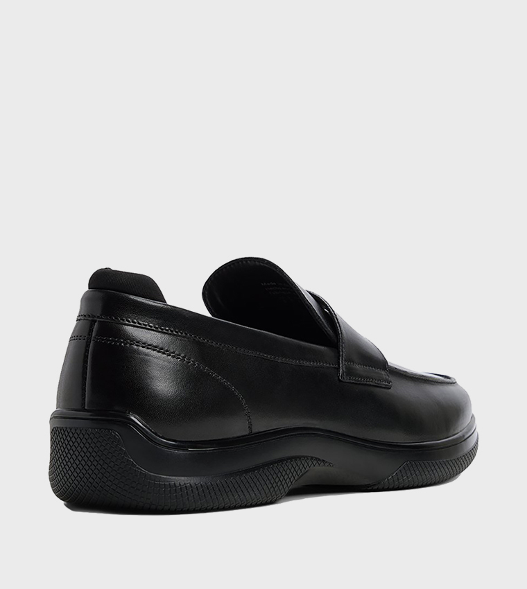 LANZO Textured Round Toe Loafers