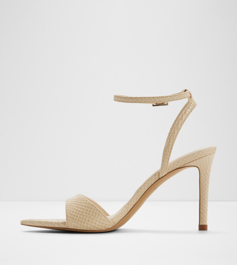 صندل بكعب وحزام كاحل 