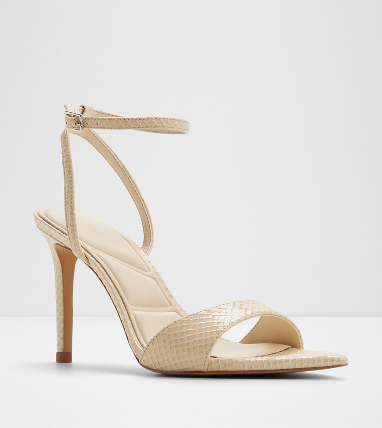 صندل بكعب وحزام كاحل 