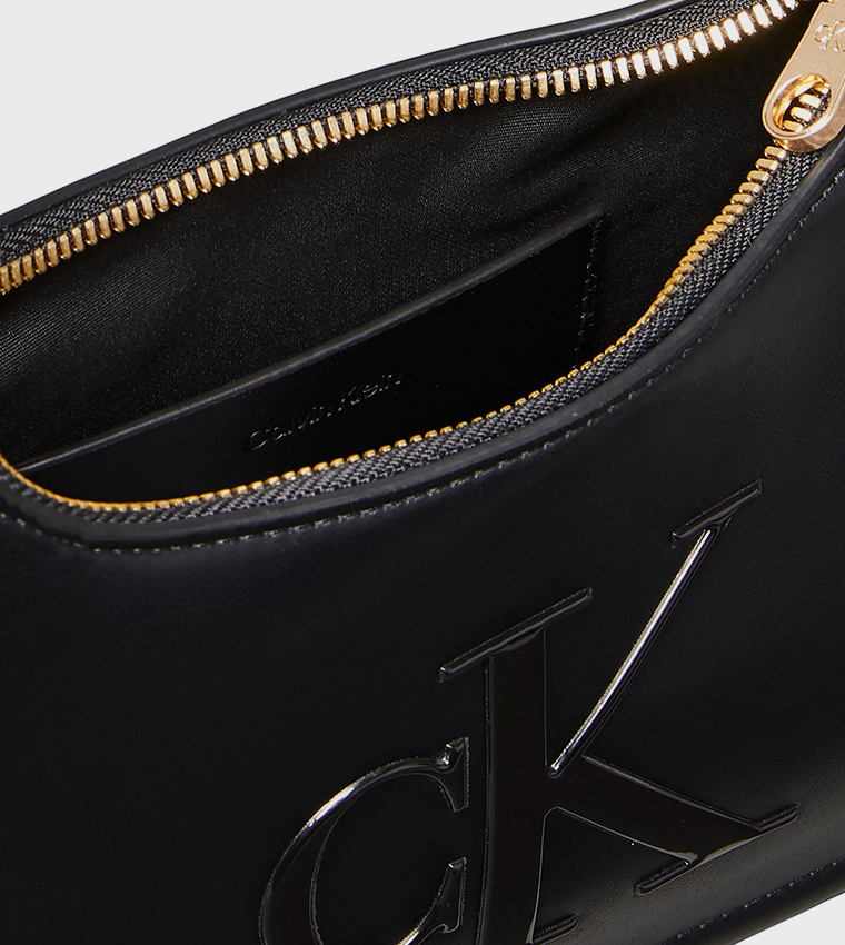 شنطة كتف بشعار