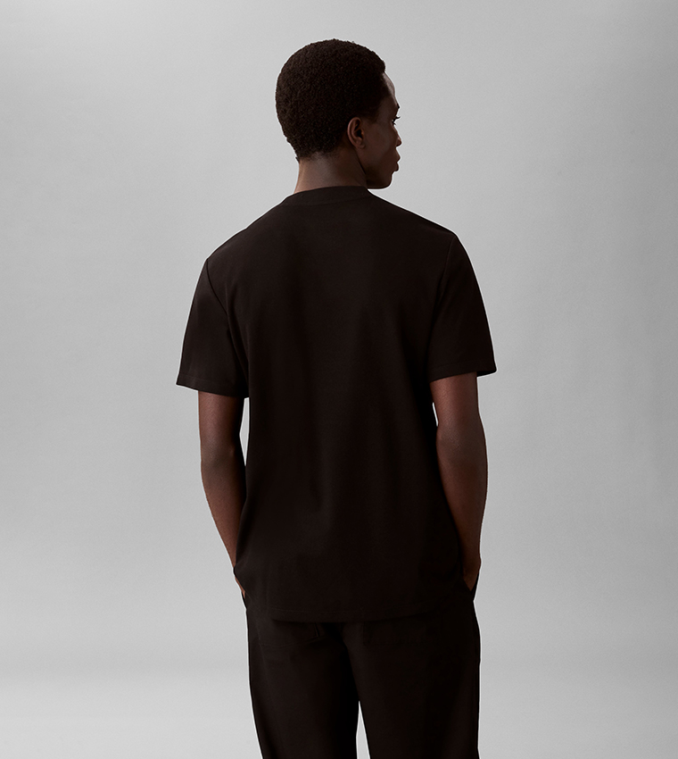 Calvin Klein  Round Neck T-Shirts - BLACK Round Neck T-Shirts