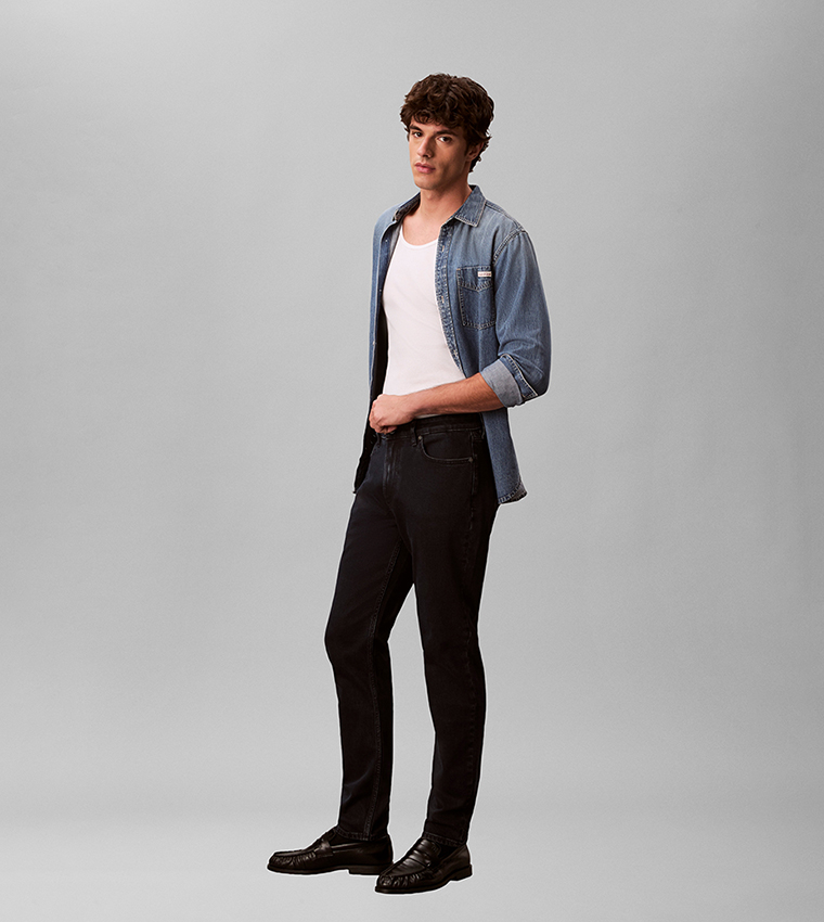 كالفين كلاين  جينزات قصة قصيرة  - أسود Tapered Jeans