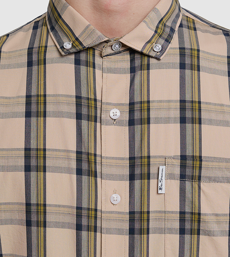 Plaid Button-Down Collar Shirt