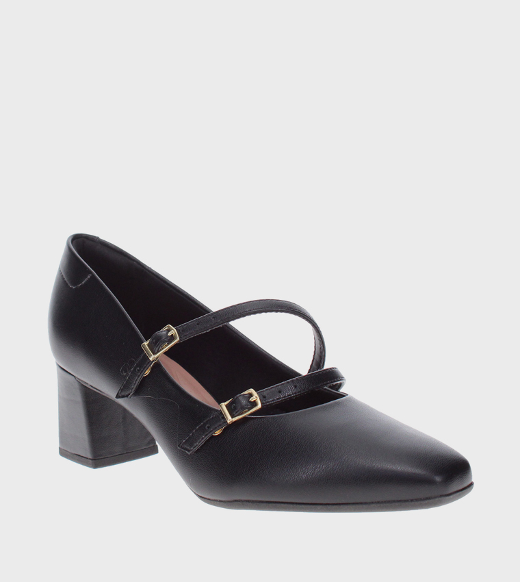 حذاء بكعب عريض 