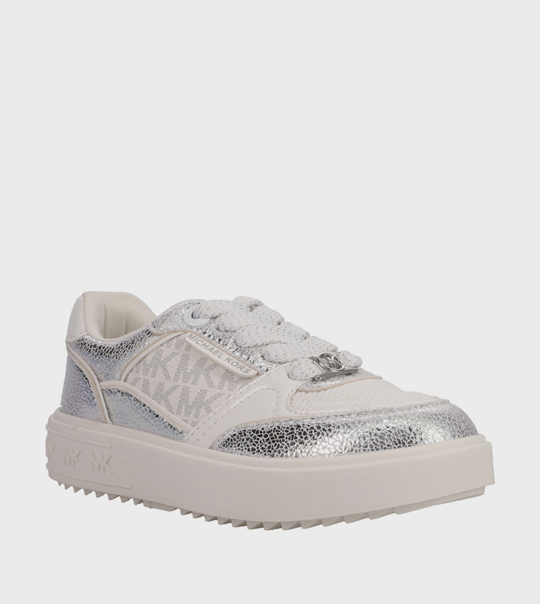 سنيكرز إيميت كلارك برباط