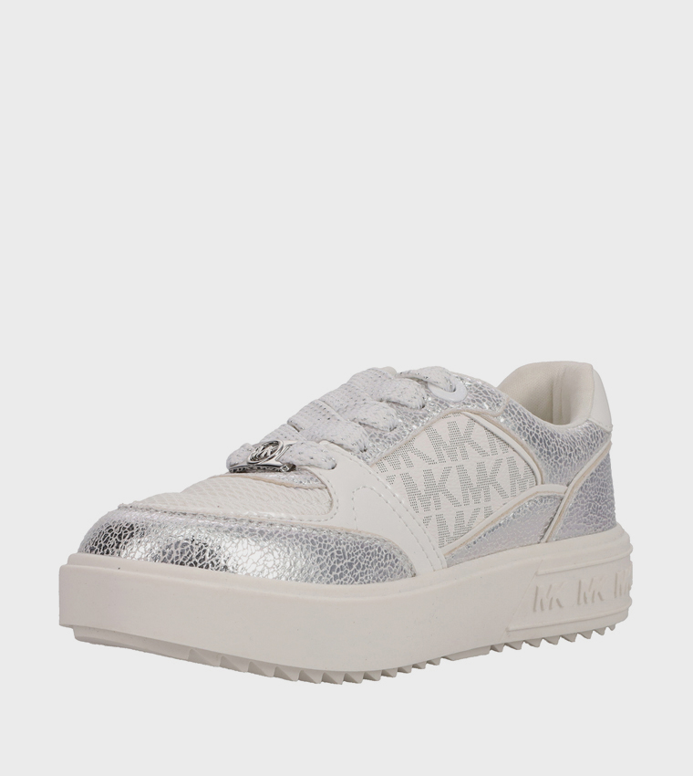 سنيكرز إيميت كلارك برباط