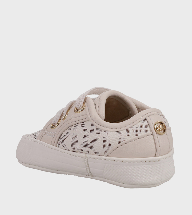 حذاء بيبي بريتانيا برباط بطبعة قلب