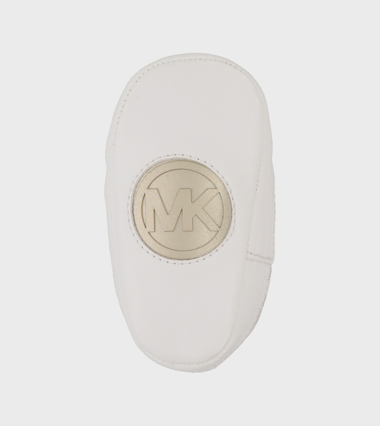 حذاء بيبي بريتانيا برباط بطبعة قلب