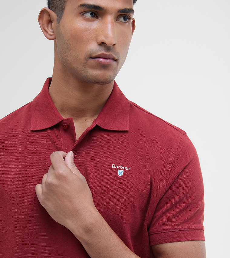 تيشيرت بولو بتطريز شعار