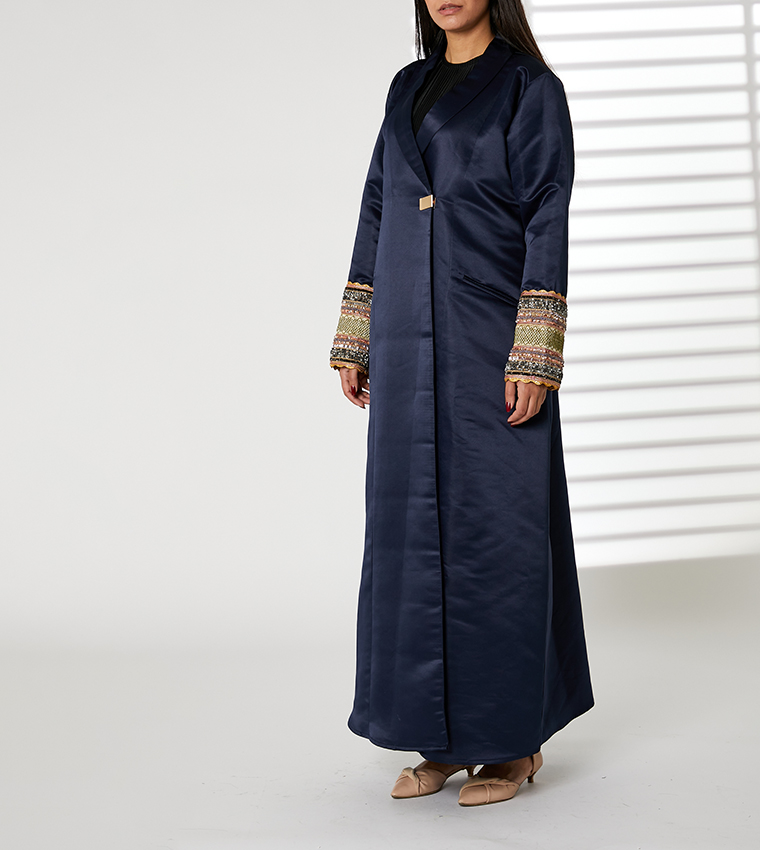 عباية بياقة شال 