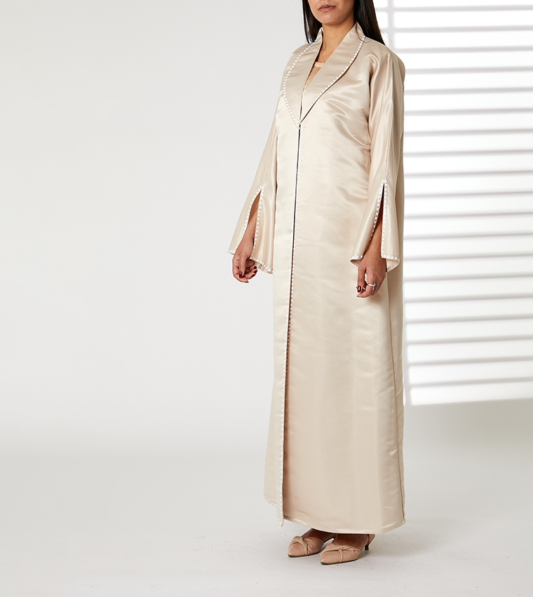 عباية بياقة شال 