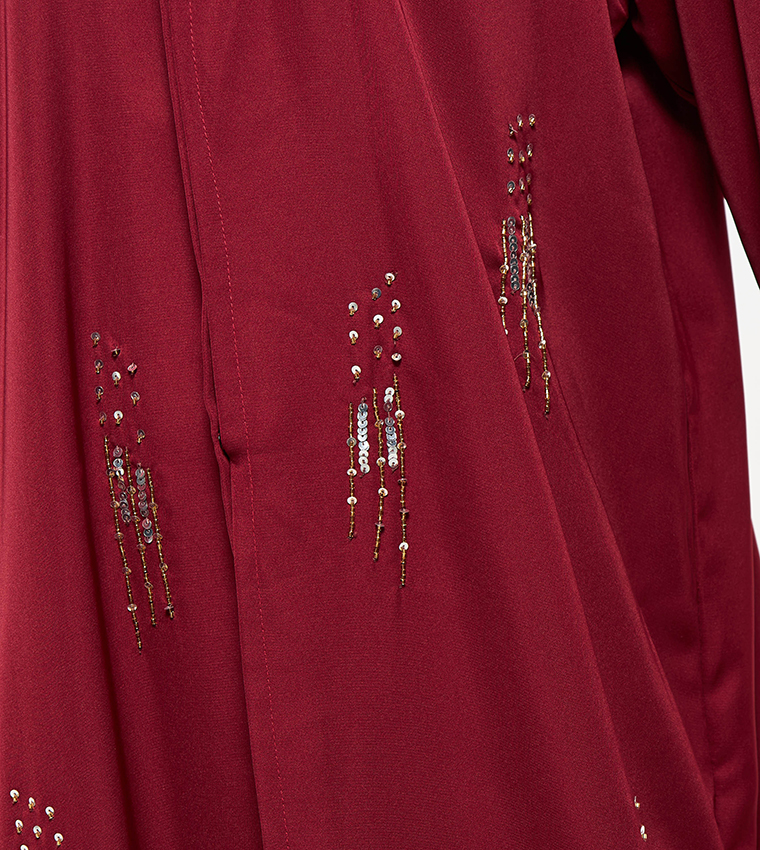 عباية مزخرفة مع طرحة 