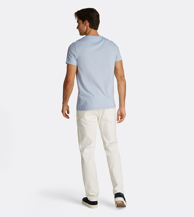 تيشيرت بتطريز شعار و كم قصير