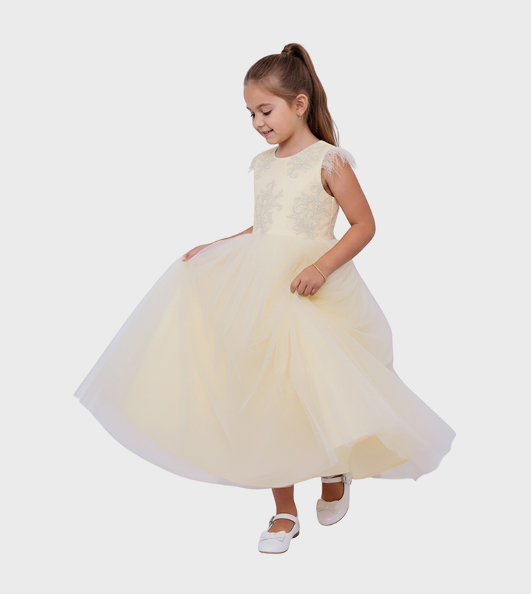 Lace Detail Sleeveless Tulle Gown