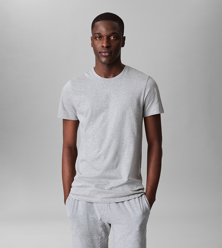 كالفين كلاين  تيشيرتات بياقة دائرية  - متعدد Round Neck T-Shirts