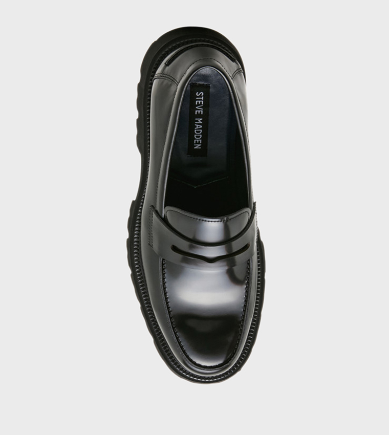 NOMADD Solid Round Toe Loafers
