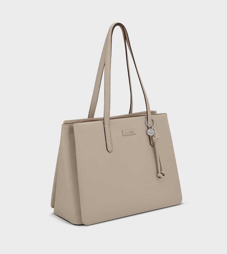 حقيبة توت إيريس