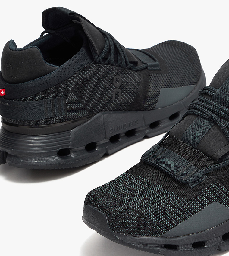 ON  Running Shoes - Black Running Shoes