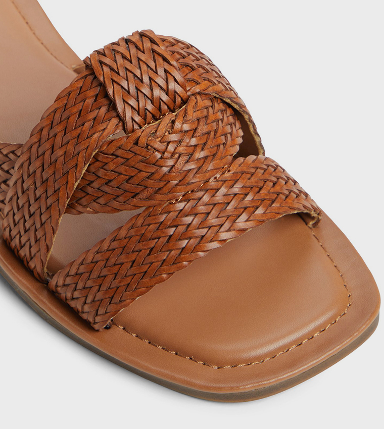 كول ات سبرنج  الصنادل المسطحة - حنطي Flat Sandals