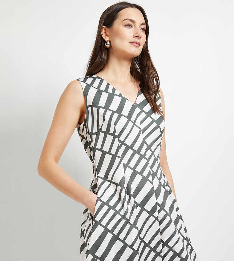 Trapeze Sleeveless Midi Dress