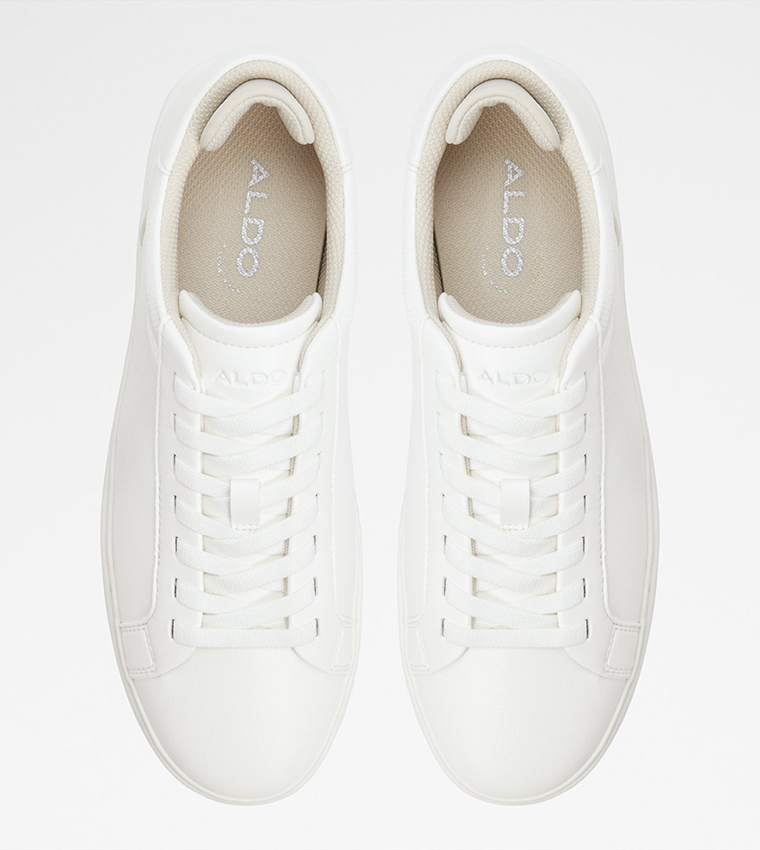 PETEY Textured Round Toe Low Top Sneakers