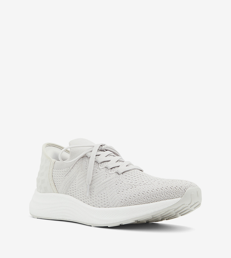 حذاء قماش برباط 