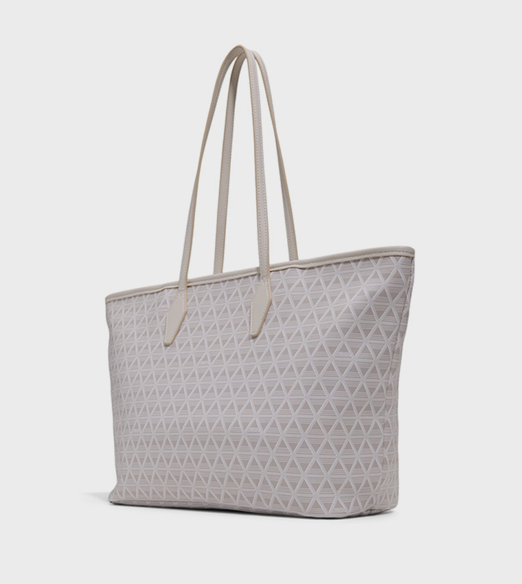 حقيبة توت بشعار 