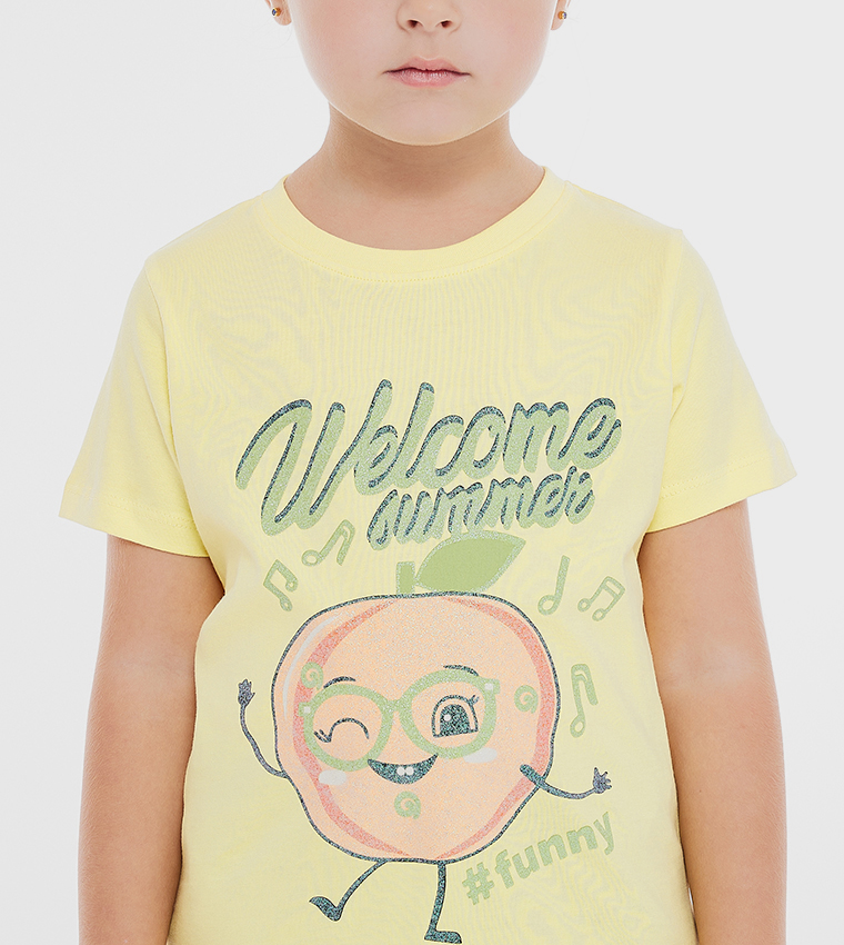 تيشيرت بطبعة غرافيك 