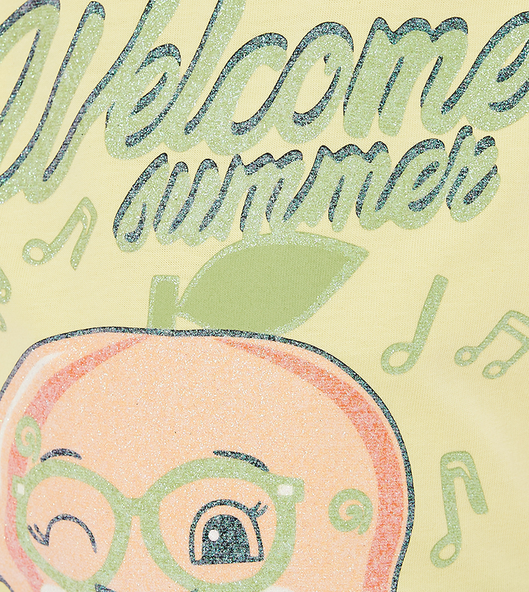 تيشيرت بطبعة غرافيك 