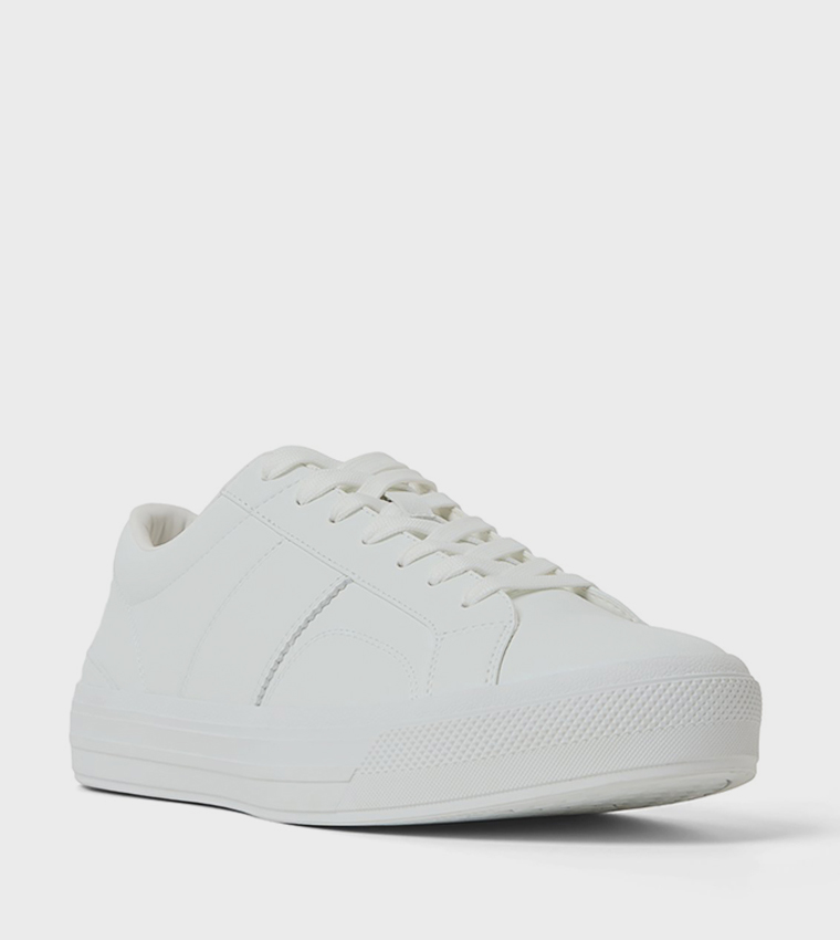 RICIARDO Lace-Up Sneakers