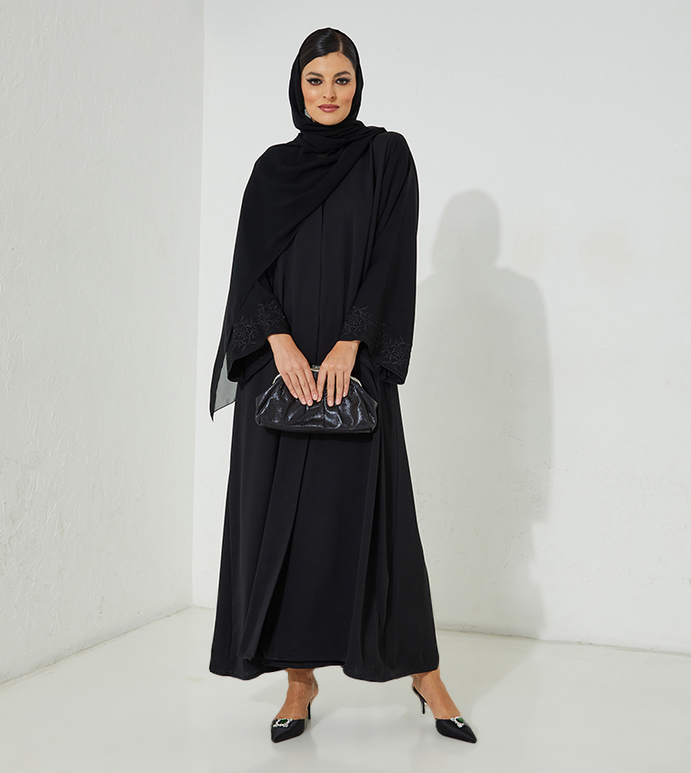 عباية كاجوال مطرزة 