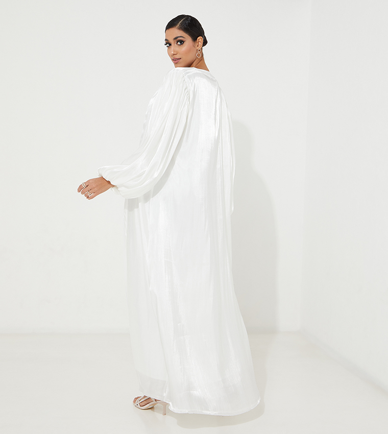 عباية لامعة بأكمام واسعة 