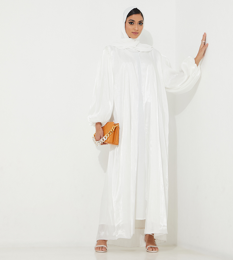 عباية لامعة بأكمام واسعة 