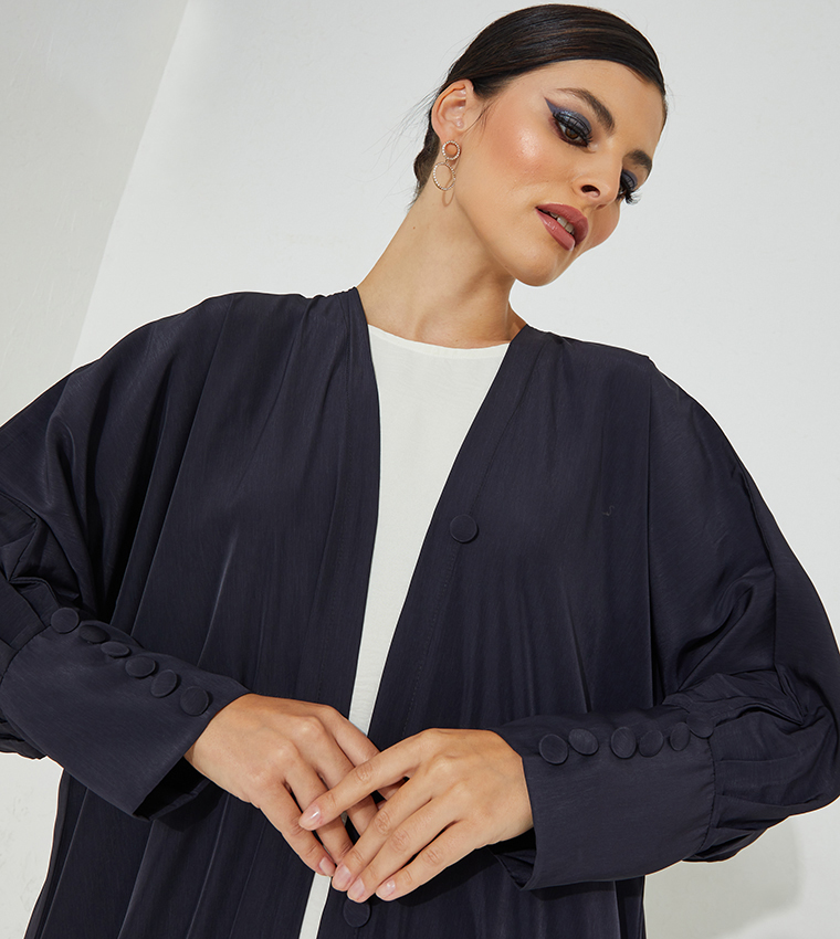 عباية كاجوال بأزرار مع فستان 
