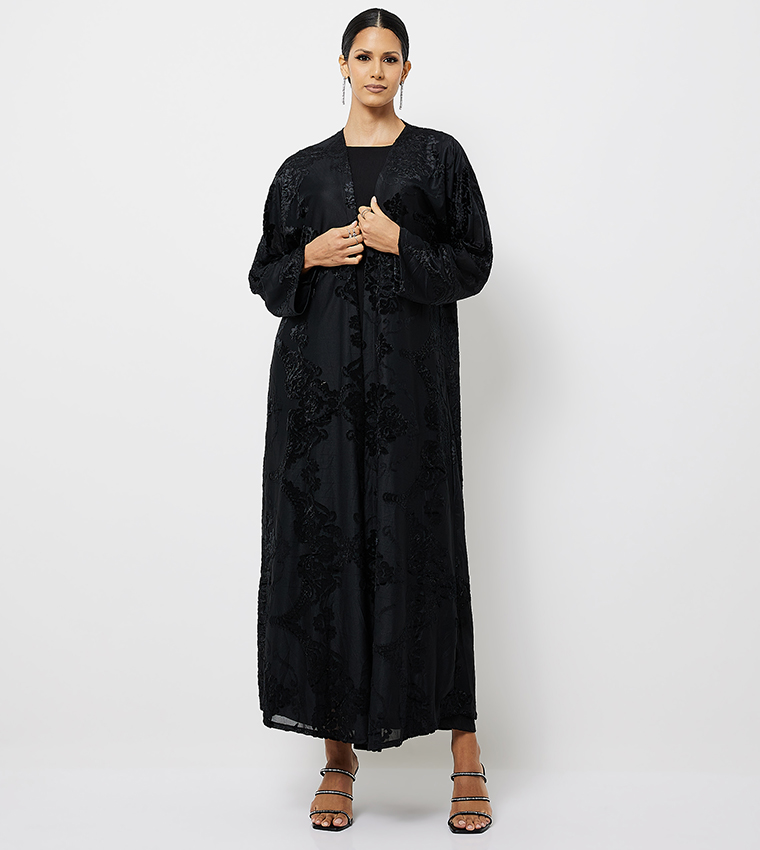 عباية باكمام طويلة بطبعة 