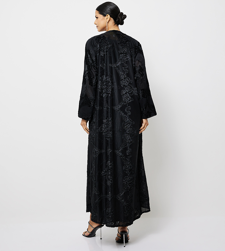 عباية باكمام طويلة بطبعة 