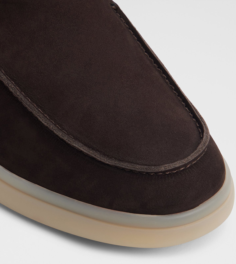 SHAYN Round Toe Slip-On Loafers