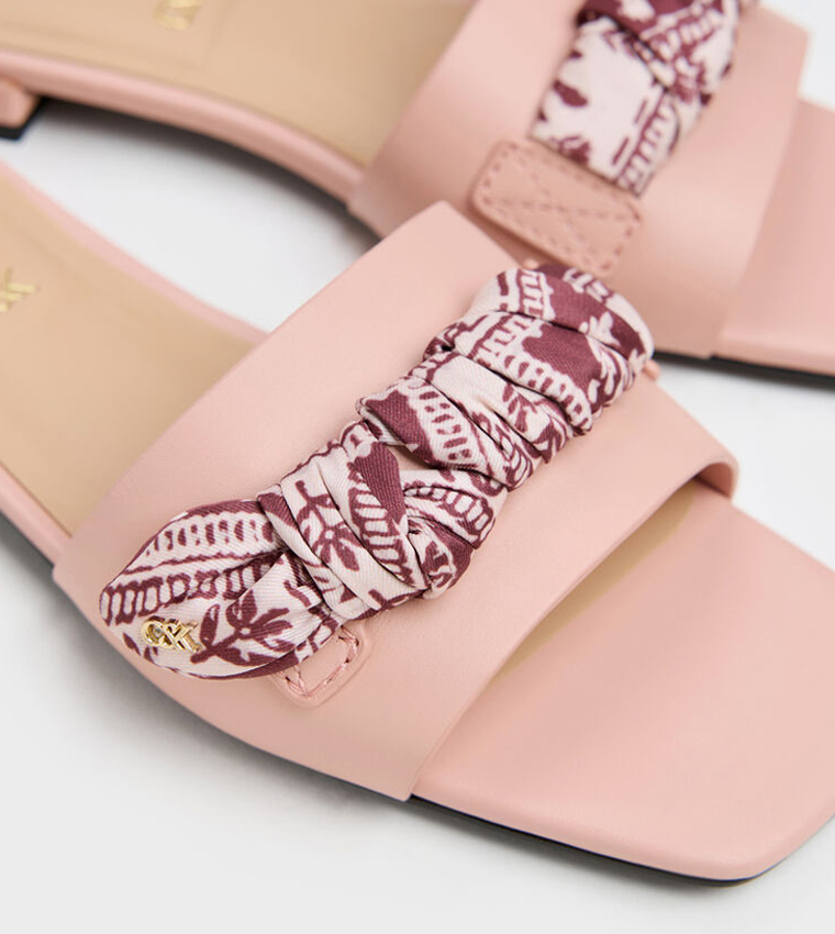 TAYARI Printed-Strap Leather Flat Sandals