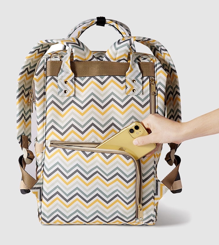 حقيبة حفاضات بطبعة  