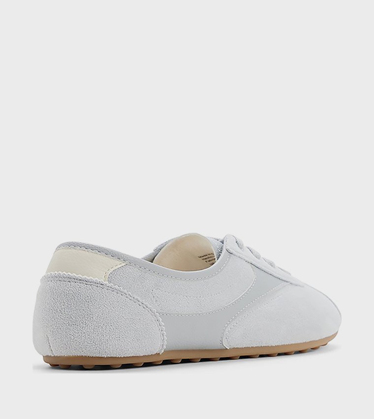 SOFIYA Round Toe Lace-Up Sneakers