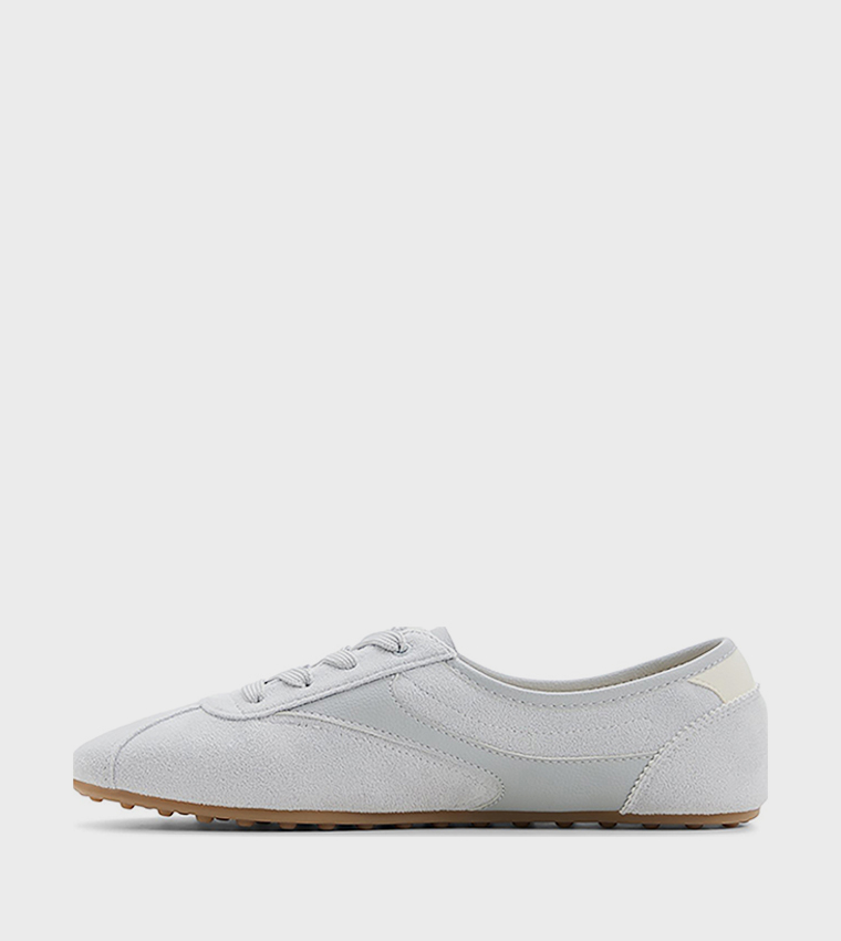 SOFIYA Round Toe Lace-Up Sneakers