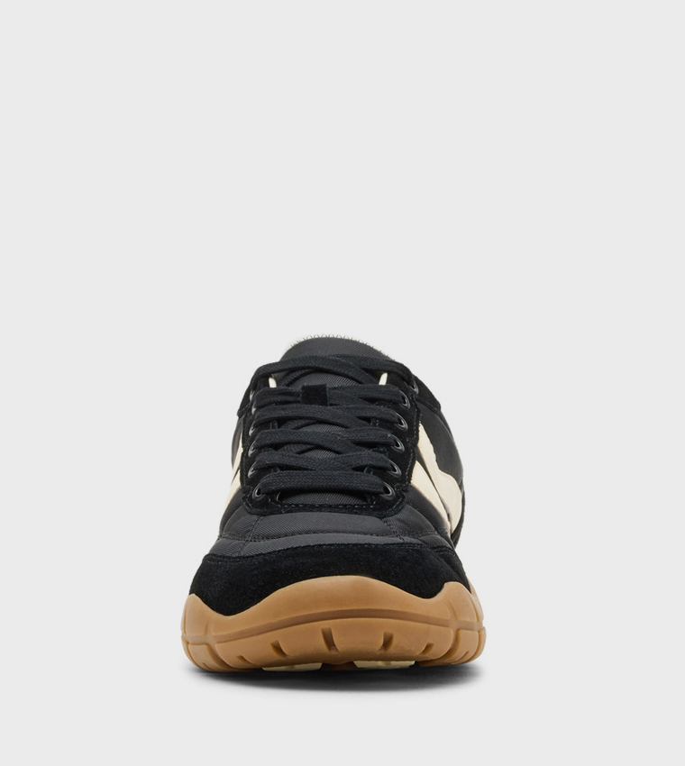 سنيكرز هولاند برباط