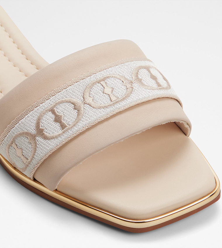 TENDRE-IN Embroidered Flat Sandals