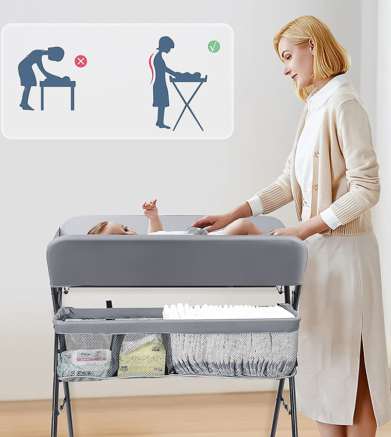 منظم طاولة تغيير الحفاضات 4 في 1