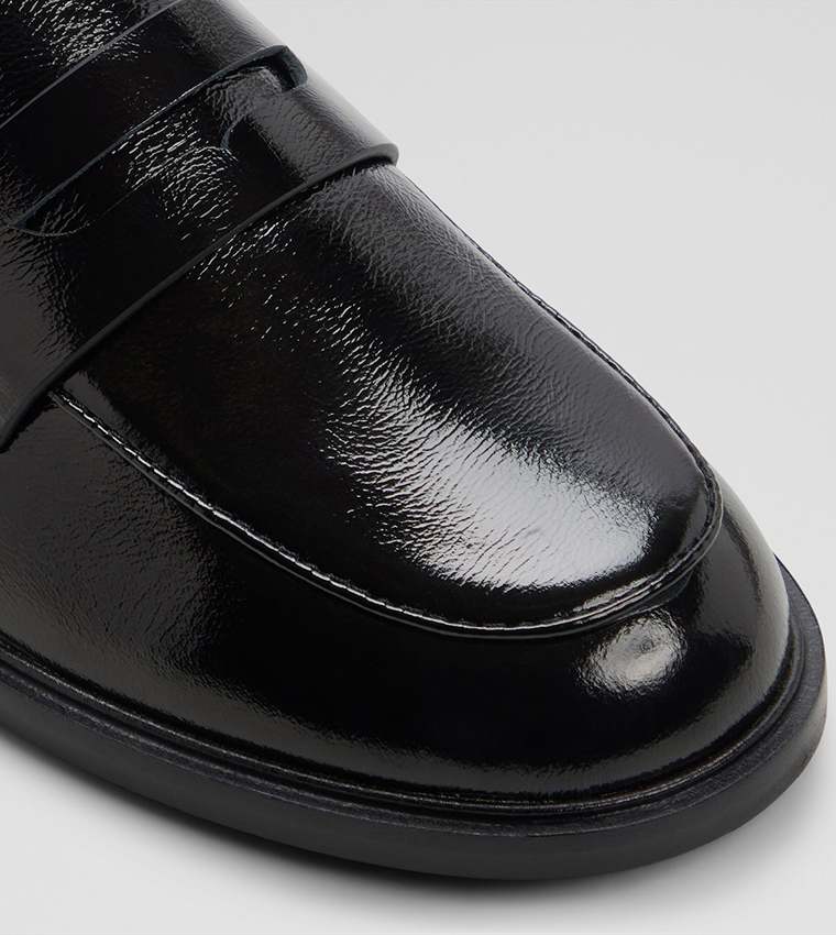 لوفر بمقدمة مستديرة 